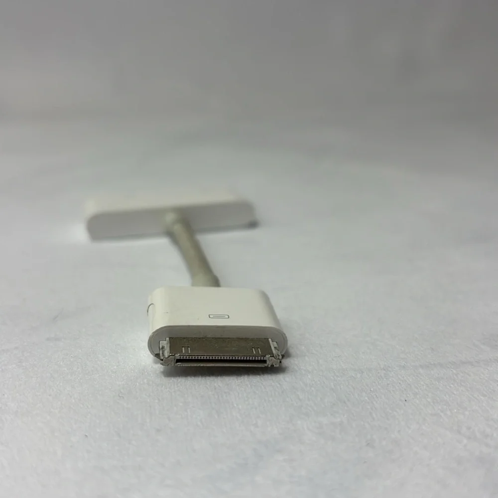 Apple 30 Pin Digital AV Adapter to HDMI A1422 Genuine Apple